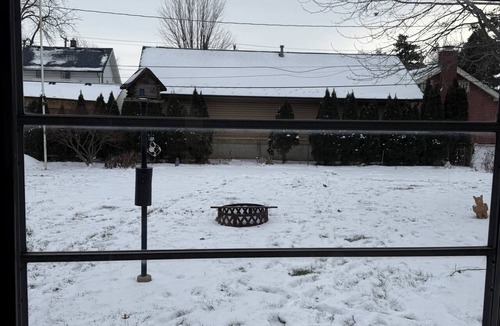 Toledo House | Wonderful 2 bedroom house with AC in charming Point Place. Families welcome.