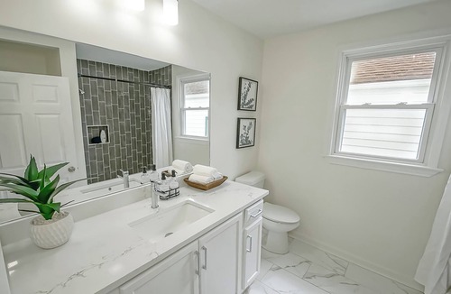 Broadmoor House | Wonderful 3-bedroom house with AC in vibrant New Orleans