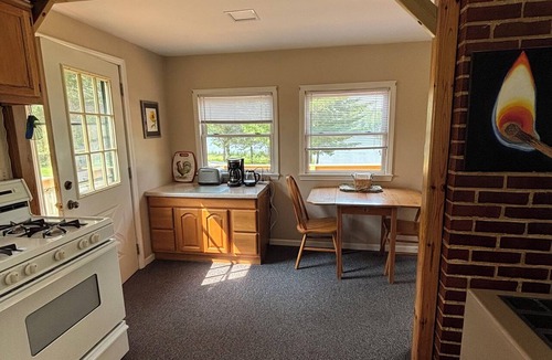 Germfask Cottage | Wonderful cottage on Lake Anne Louise in historic Blaney Park