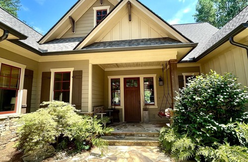 Six Mile House | Wonderful Gathering Spot For Large Families and Friends, 20 Minutes to Clemson
