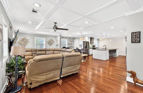 East Side House | World Cup Luxury Pool/Hot Tub Walkable On Golf Course Prime Atl location