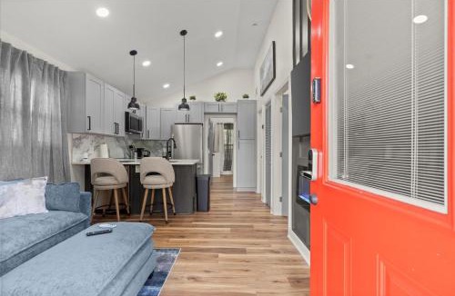 Belvedere Park House | World Cup Retreat -2BR 2BA Decatur Cottage