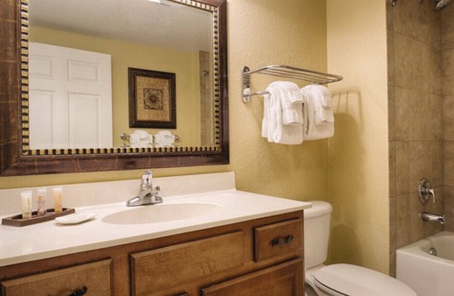 Lake Buena Vista Resort | Wyndham Bonnet Creek - Inside Disney Gates, 5 Pools -25% Deposit