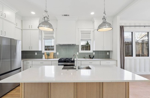 Edgewood House | Your Extended Stay Home | Business Professionals Travel Nurses Relocation