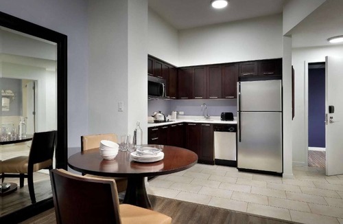 Celebration Hotel | Your Orlando Escape | Infinity Pool. Gym. 1BR