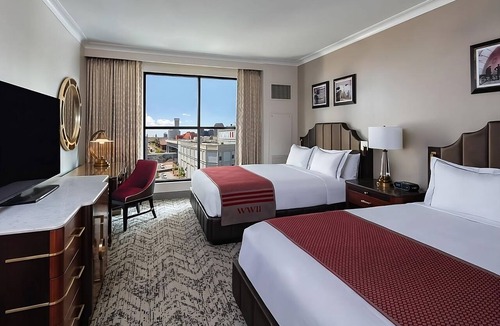 Arts/Warehouse District Hotel | Your Relaxing Getaway Awaits! Parking Onsite, Close to Lafayette Square
