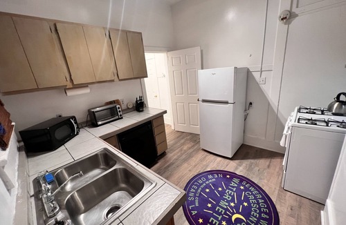 West Riverside Apartment | Zen Retreat 1 or 2 or 1&2 - off Magazine St., walk to Whole Foods
