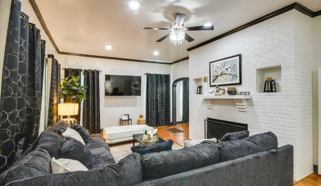 1 Mi to Dtwn! Family-Friendly Retreat in Greenwood