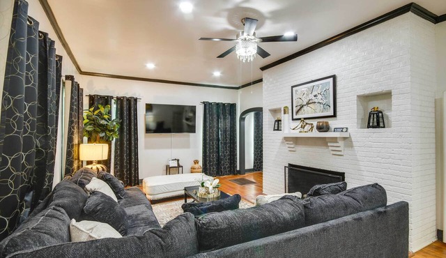 1 Mi to Dtwn! Family-Friendly Retreat in Greenwood