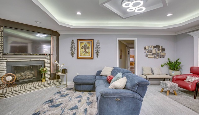 11 Mi to NOLA: Westwego Home w/Sunroom!