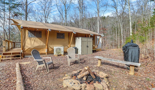16 Mi to Lookout Mtn: Glamping Tent w/Hot Tub