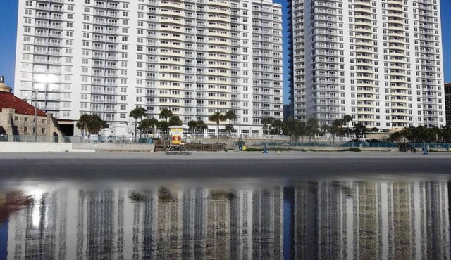 1BD/Daytona - Condo w/Wide Open Ocean F U N!