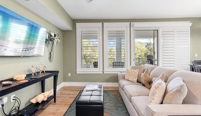 1BR Baytowne Condo w/GOLF CART! Walk to Wharf, Near Beach, Pool/Hot Tub, Tram