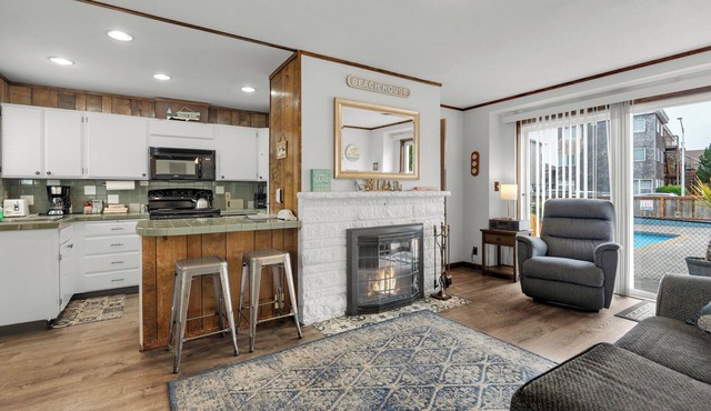 2 Bdrm Beachside/Poolside Condo, Tides by the Sea, Great for family's - Unit 126 in Seaside