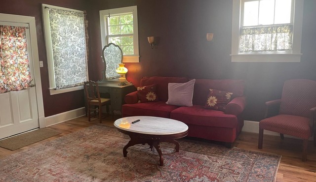 2-bedroom house in welcoming New Iberia with AC, WiFi