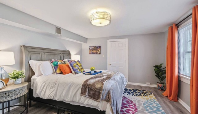 2 bedrooms and one bonus room with two twin-size beds.