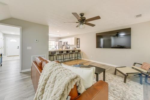 2 Mi to Tiger Territory! Condo w/Community Pool