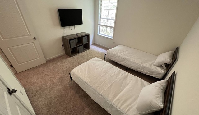 2 Story, 3 Bed/2 Bath Townhome in the heart of Hoover, AL