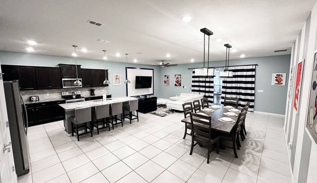 2127LC: 10 Bedroom Home with pool, spa, and games loft!