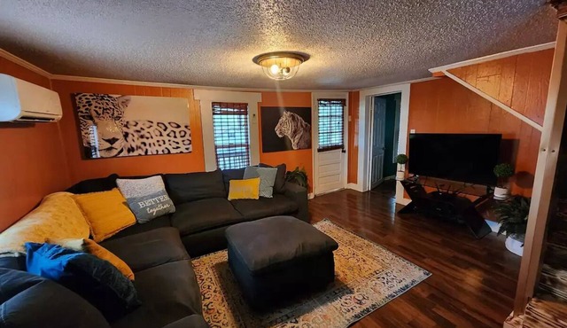3 Bed, 1 Bath