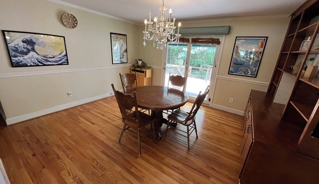 3 Miles from Stadium - Peaceful Wooded 3BR Retreat