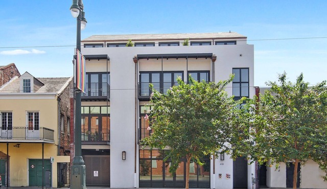 3-Story Luxury Residence - French Quarter - Unit 204