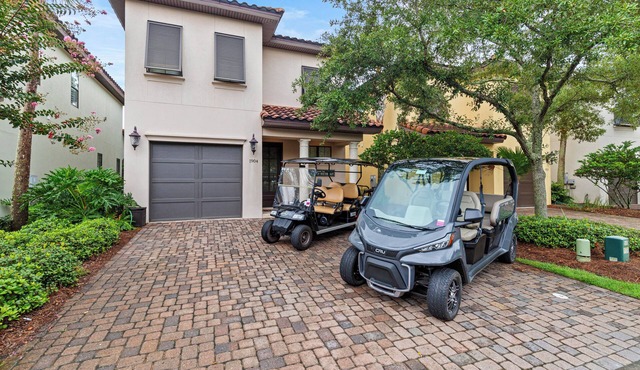 3BR Beach Villa with 2- GOLF CARTS! Steps from Pool! Near Wharf. Beach Tram.