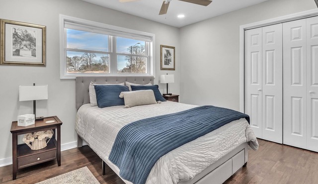 4-bedroom, 2 bath house Sleeps up to 15 Columbus, MS Huge Living Room