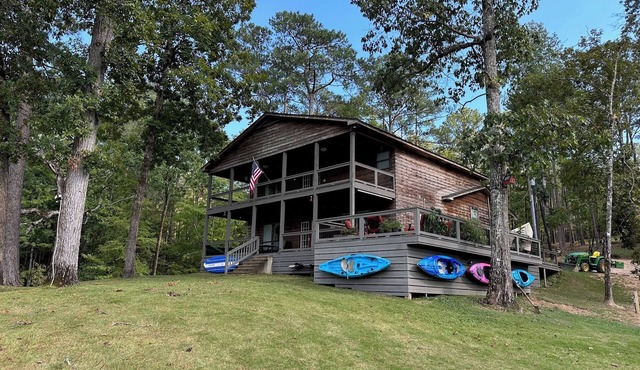 4 bedroom Family Cabin at Grateful Cove, Lake Martin, AL