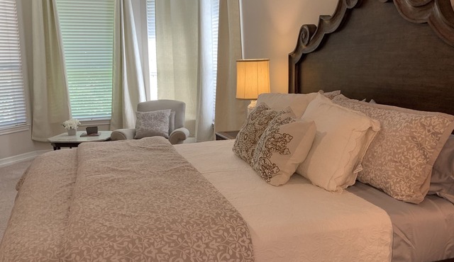 4 BR Spacious Luxury Home, 3 beds are King, perfect for executives or a family in Paris