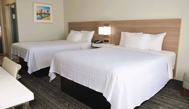 4 Rooms Ideal for Families & Groups | 1.21 Miles to Foley Sports Complex