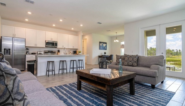 4BR Lakeview Home Near Disney