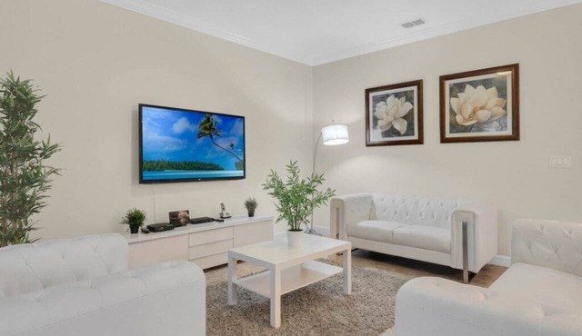 6 Bedrooms/5 Bathrooms/Paradise Palms (8937 CP)