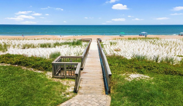 620 Oceanfront Surf Villa: Serene Sawgrass Beach Haven with Stunning Ocean Views