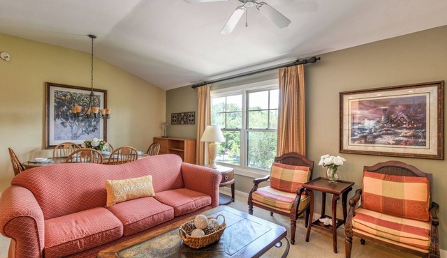 6304-2 King beds -2 balconies-sleeper sofa-W/D-community pool & hot tub!
