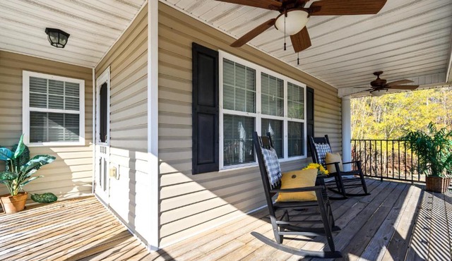 Acworth 3BR Retreat Near LakePoint, Lakes & Trails