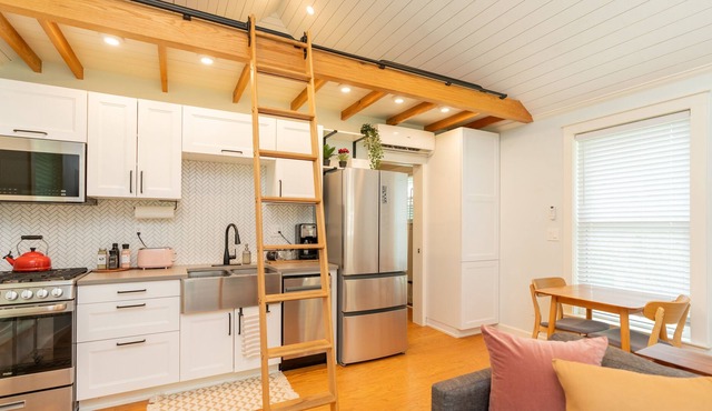 Adorable St Elmo Tiny House in Chattanooga