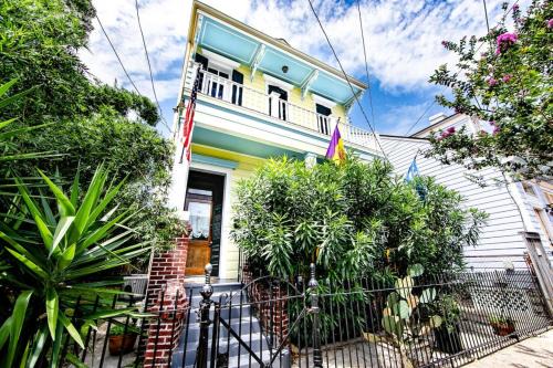 ALT DO NOT USE Ursulines Historic Creole Mansion Steps to QTR Historic Getaways W Pool
