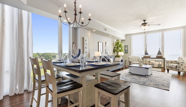 "Aqua Blue" beach 🏖️ condo has new Fall rates!