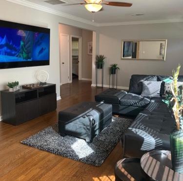 Atlanta Family Retreat Stylish 4BR Sleeps 8