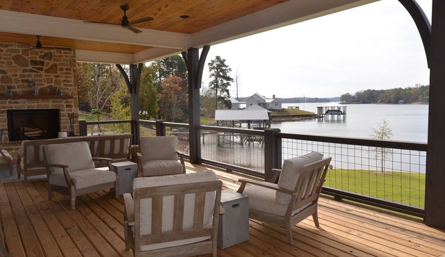 Auburn Game day perfection! Beautiful Lakefront Home. Hot Tub, big water views.