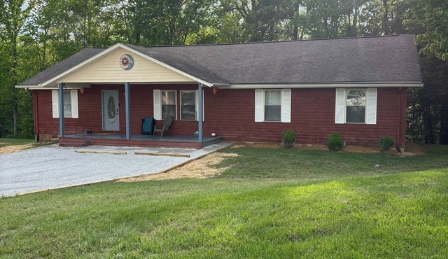 August Openings. Weekly discounts Spacious 4 BR, hot tub, large kitchen RedRiver in Rogers