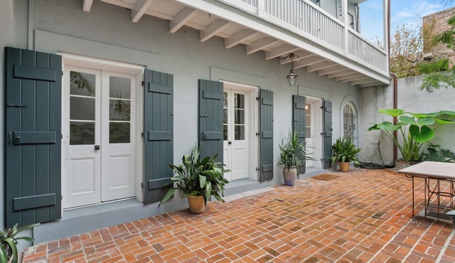 Available for Jazz Fest! Renovated - 1 Bedroom, 1 Bath w/Balcony and Courtyard