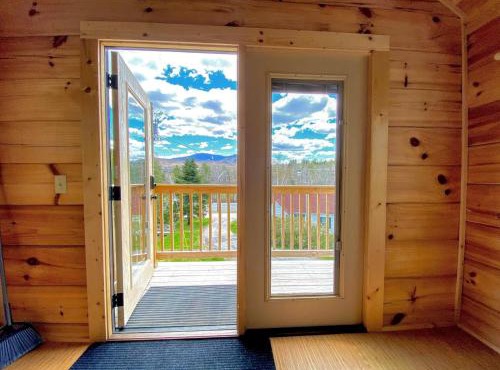 B11 NEW Awesome Tiny Home with AC Mountain Views Minutes to Skiing Hiking Attractions in Carroll