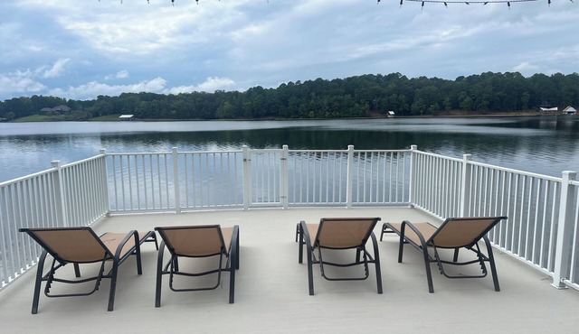 Bama Lakeside Oasis - Lake Tusca. waterfront 3-BR house,10 miles- UA Stadium