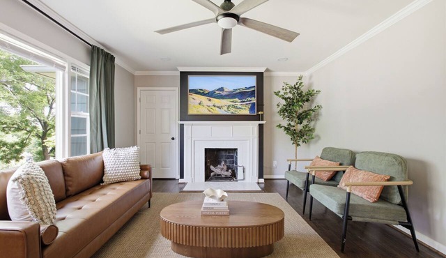 Bamboo on 5th, 3bd 2.5 ba, Near UAB, Sleeps 8 H-Tub
