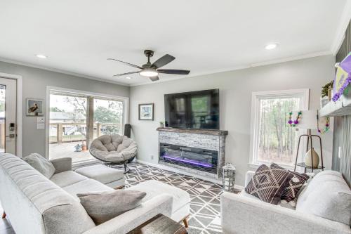 Bay St Louis Home w/Private Dock + Kayaks!