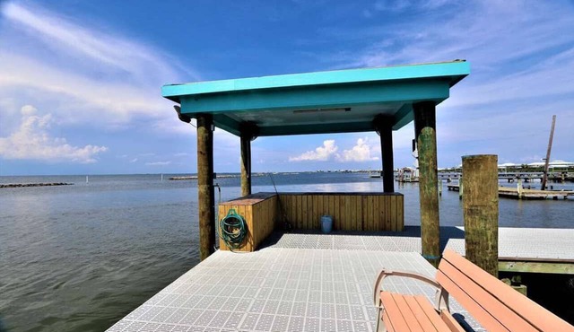Baywinds condo #9: Spacious 4BR waterfront retreat in Grand Isle, LA. - Coastal Realty Group