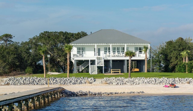 “Beach’d Pearl” Beach house with Private Beach and Pier in Ocean Springs