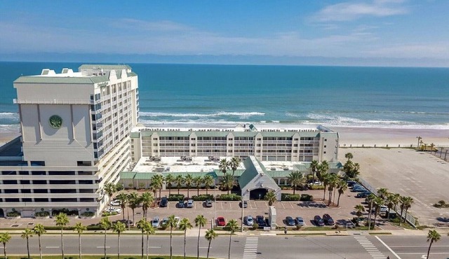 Beautiful 9th floor OceanView Studio Condo - Pool is OPEN!